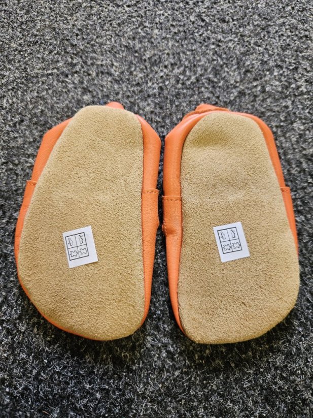 Hopi Hop Barefoot capáčky sandálky korálová