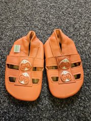 Hopi Hop Barefoot capáčky sandálky korálová