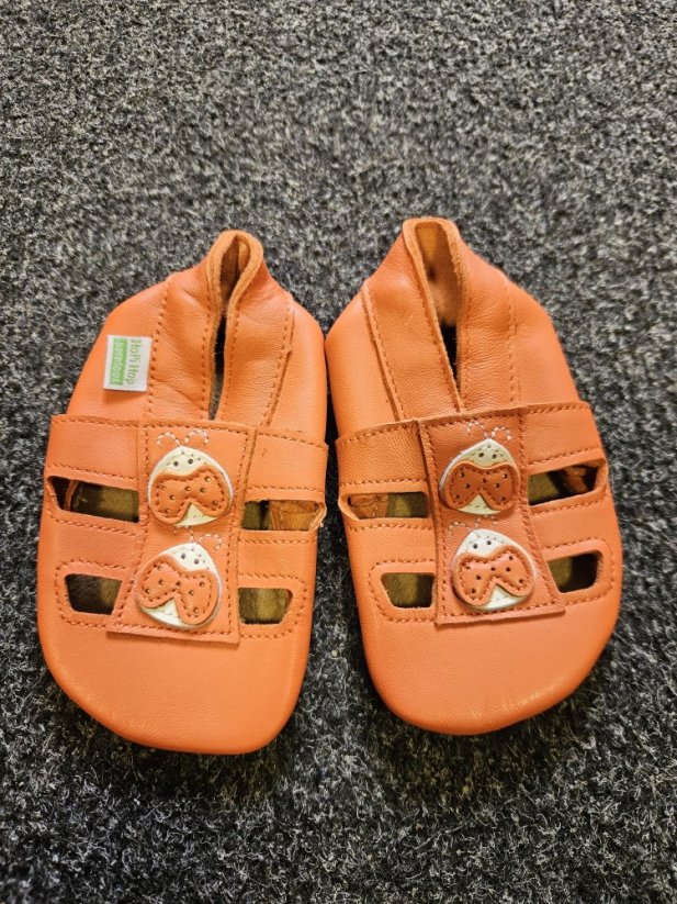 Hopi Hop Barefoot capáčky sandálky korálová